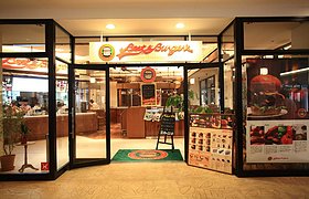 日本Best & Burger’s汉堡店