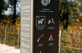 法国Smooth Circulations and Parks城市设施导视系统