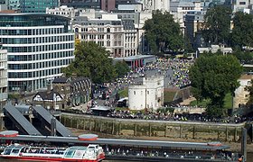 英国Tower of London, Tower Hill广场