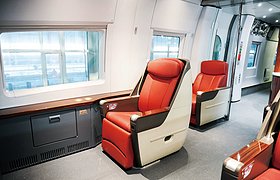 中国京沪高铁车厢整体室内空间设计