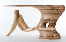 妖娆多姿的木制雕刻台
